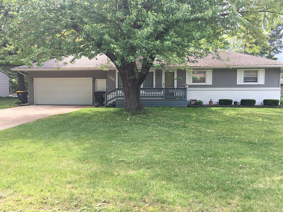 1st image of 2704 Heron Ave