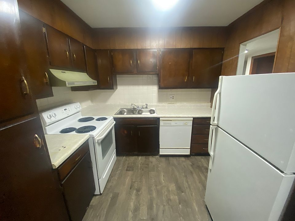 1st image of 506 Lakeside St #8