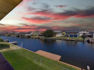 864 Bonita St, Bayou Vista, TX 77563