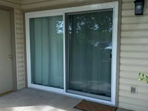 1205 Mangrove Ln APT 1, Saint Louis, MO 63125