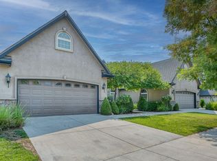 436 W Powers Ave, Clovis, CA