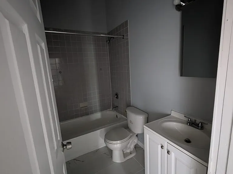 554 Prospect St #8 — Photo 6