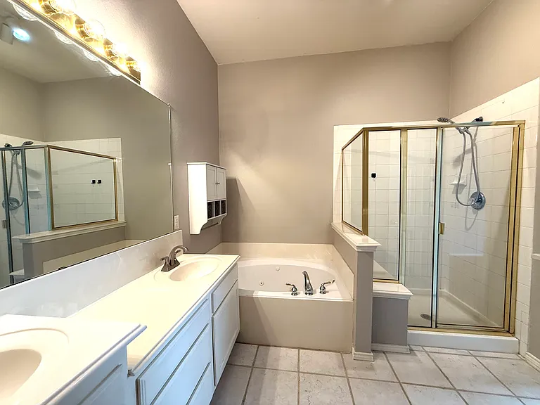 2075 Garden Crest Dr — Photo 12