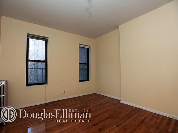 3rd image of 349 E 51st St APT 2re