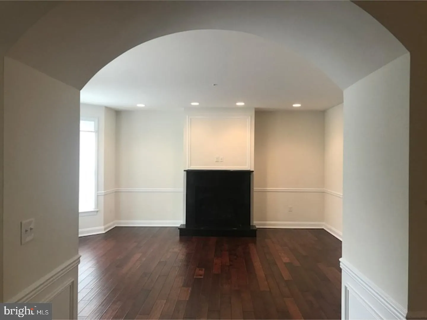 4 bed, 3.5 bath, 3903 sqft, $3,950 — Photo 2
