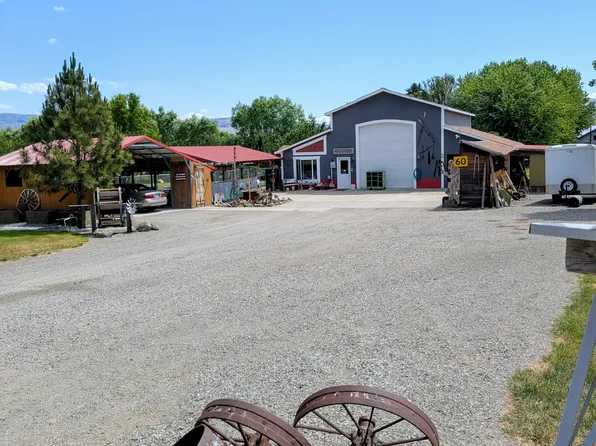 60 Robinson Canyon Rd, Omak, WA 98841