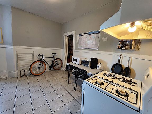 3rd image of 339 James St #3