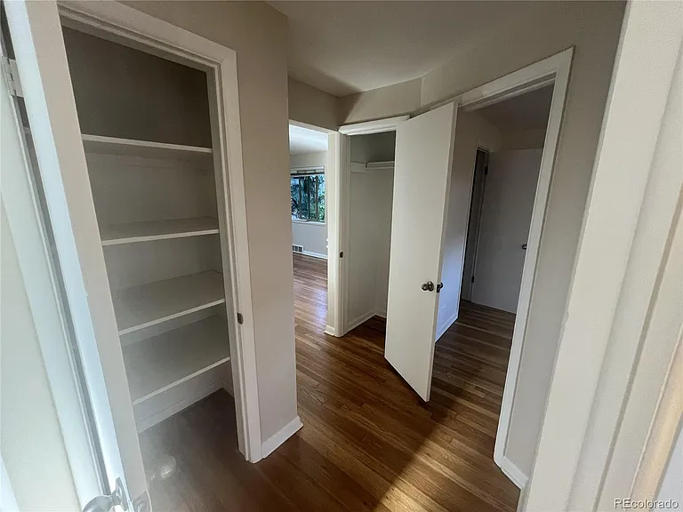 860 Dahlia St — Photo 13