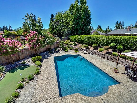 2nd image of 1402 Lone Tree Ct