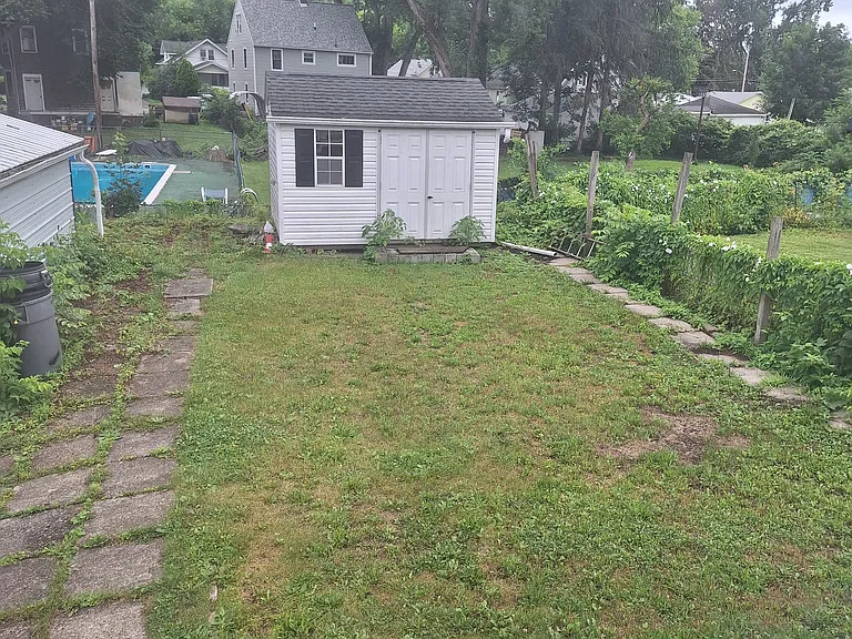34 Roosevelt Ave #1 — Photo 17