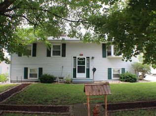 913 5th St, Colona, IL 61241