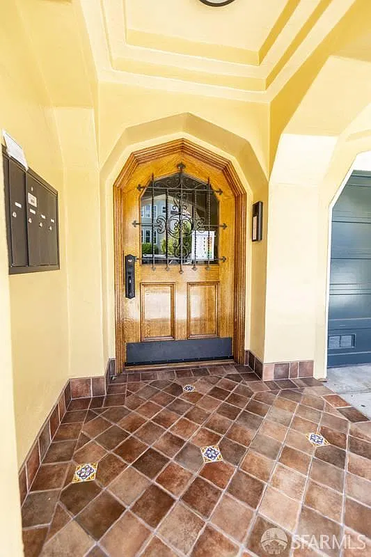 1 bed, 1.0 bath, $5,800 — Photo 2