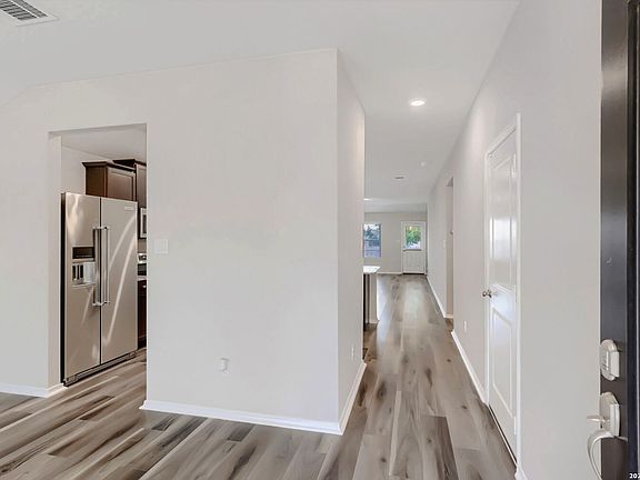 5th image of 257 Holland Park