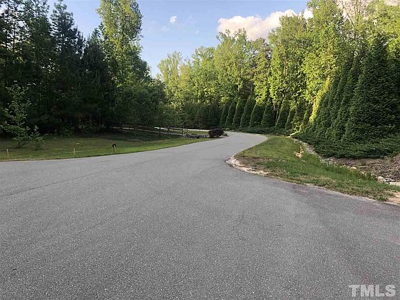 4th image of 143 Bell Flower Ct