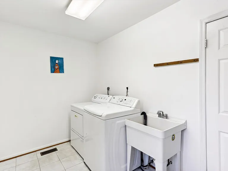 15237 Jones Ln — Photo 19