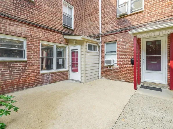 37 Edwards Street #1G, Roslyn Heights, NY 11577