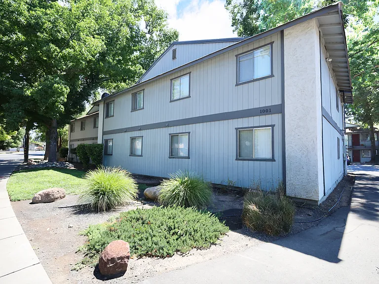 Summer Village Apartments — Photo 22