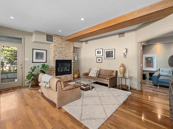 2nd image of 3514 Bridle Path