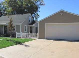 21 Macarthur Dr, Smithfield, RI 02917