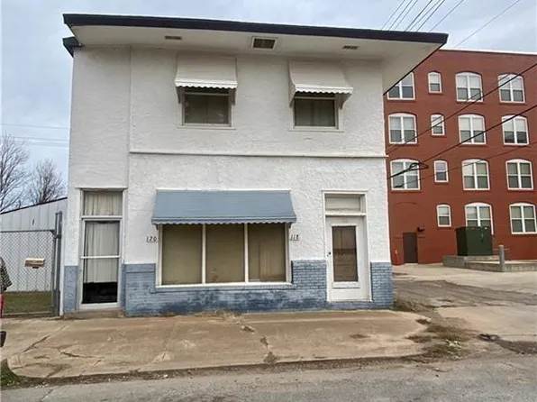 118 N 2nd St, Chickasha, OK 73018