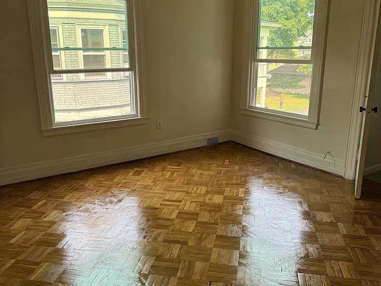 8 Granger Pl #6 — Photo 4