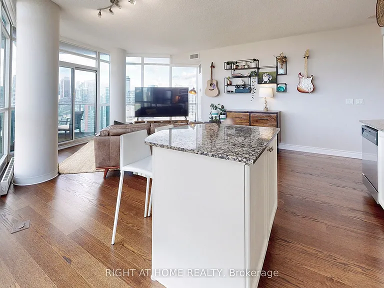 231 Fort York Blvd #2309 — Photo 11