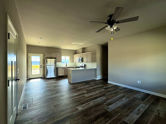 2nd image of 9 High Peaks Ln