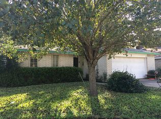 7 Lobo Ct, Angleton, TX 77515