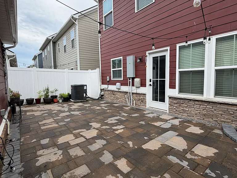 1085 Oglethorpe Dr — Photo 25