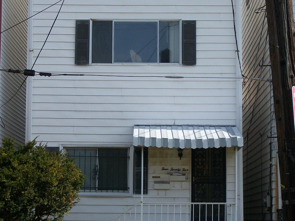 Building Photo 3