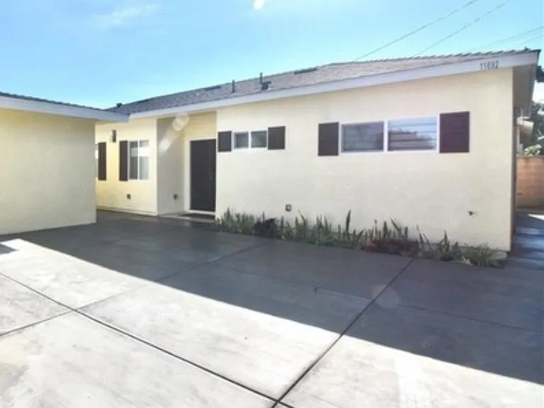 11692 Jerry Ln — Photo 2