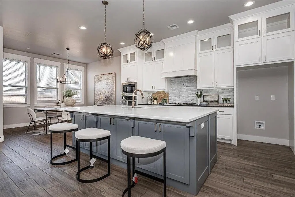 4 bed, 3.5 bath, 2838 sqft, $3,200 — Photo 4