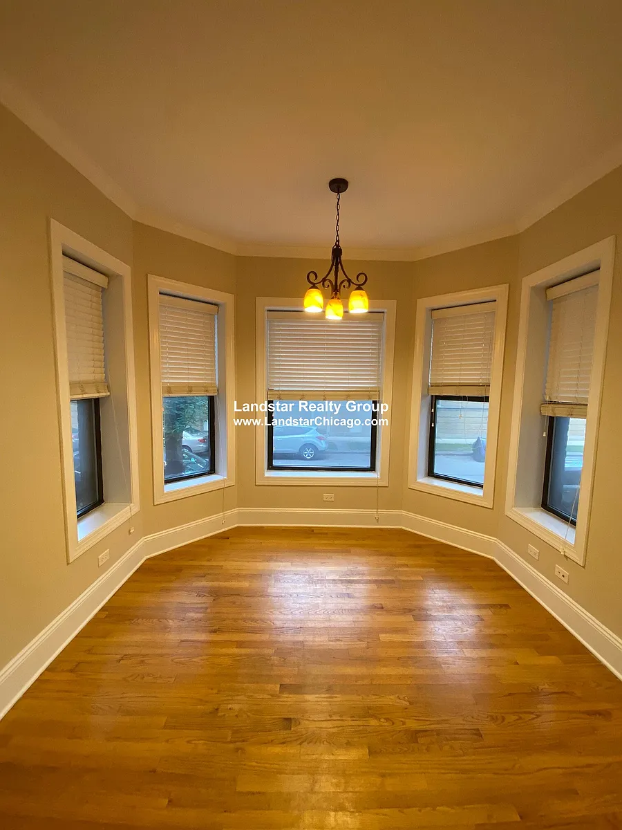 Building Photo - 900 Reba Pl #3