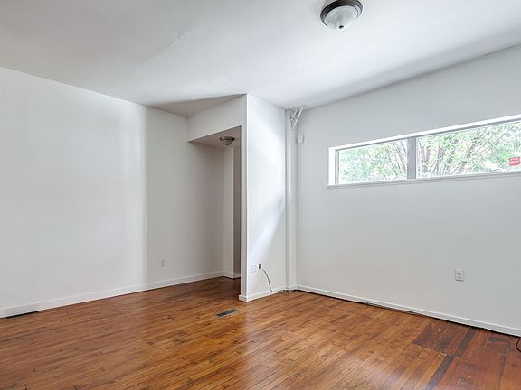 5th image of 1737 South St Rear 1734