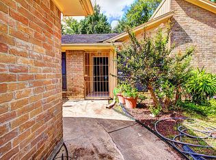 8219 Green Lawn Dr, Houston, TX 77088