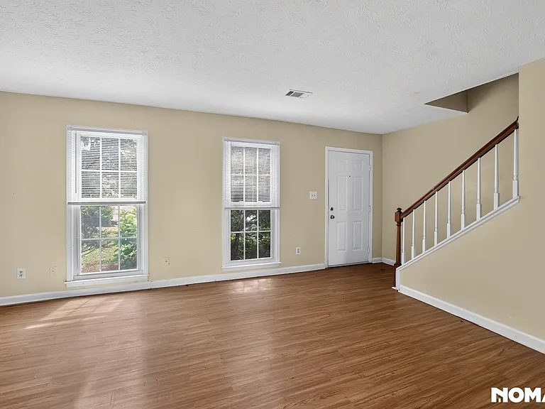 1028 Jeanette Ln — Photo 14