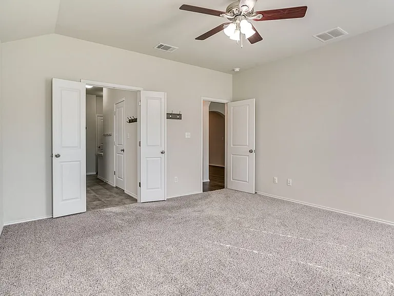 3401 Pauling Loop — Photo 14
