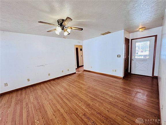 3rd image of 250 Frederick Ave