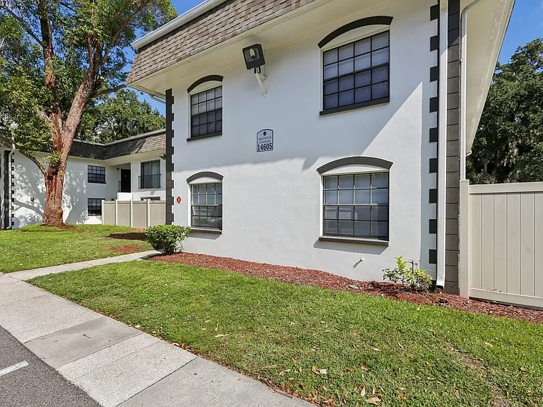 Greenwich Commons Apartment Homes — Photo 33