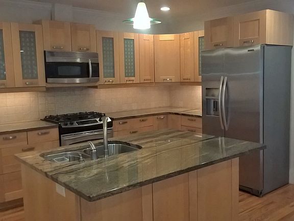 Kitchen (pantry left of pic)