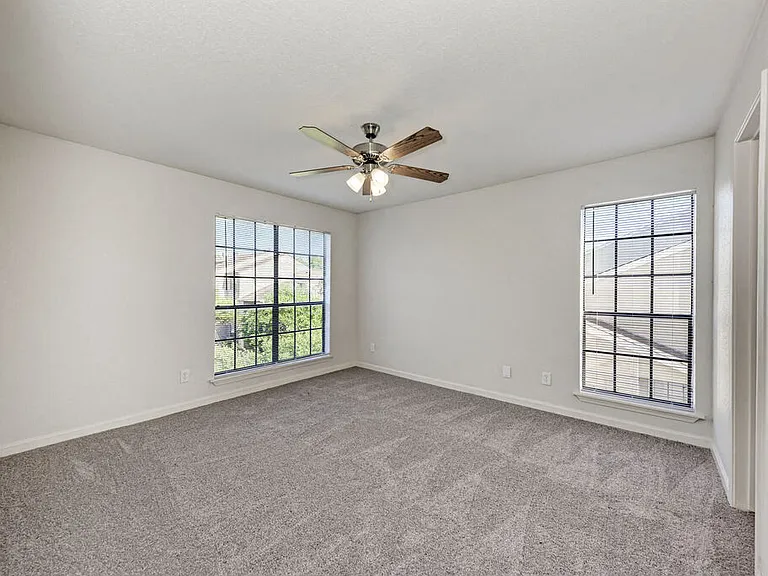Magnolia Court Apartments — Photo 25
