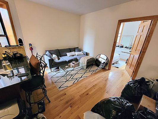 4th image of 111 E 7th St #4F