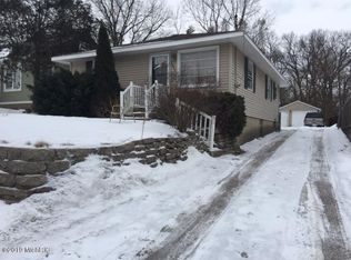 1956 36th St SW, Wyoming, MI 49519