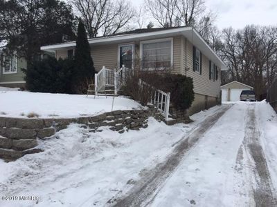 1956 36th St SW, Wyoming, MI, 49519