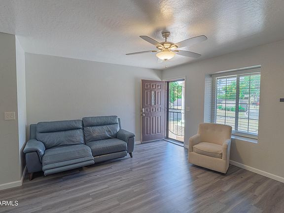 3rd image of 921 W UNIVERSITY Drive #1024