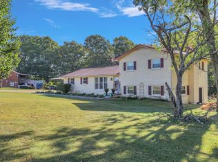 1394 Taylor Town Rd, White Bluff, TN 37187