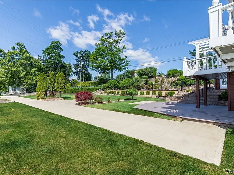 2039 E River Rd — Photo 38