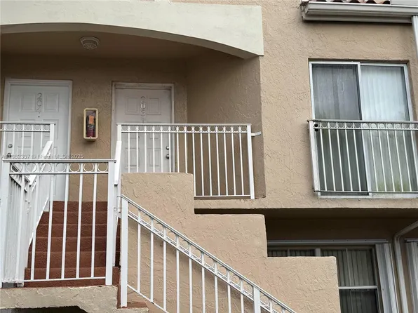 665 NW 85th Pl #10-203, Miami, FL 33126