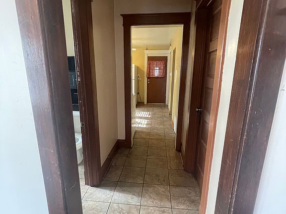 5th image of 12518 Western Ave #1A