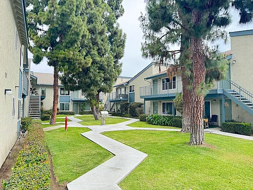 Bay Street Apts Photo 1